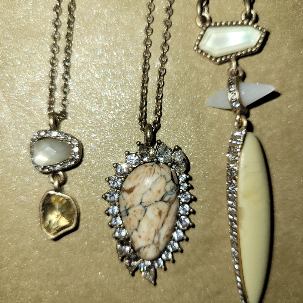 SET Chloe and Isabel African Plains 3-row necklace, Earrings, Rings